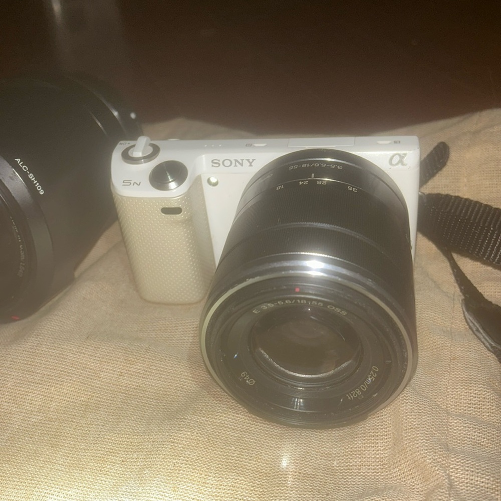 Sony Alpha a5000 Camers. E 3.5-5.6 18-55 OSS LENS. E 3.5-6.3/18-200 OSS lens